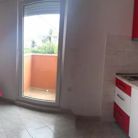 Appartement Ljubo *